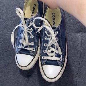 womens 6 men’s 4 navy blue all star converse